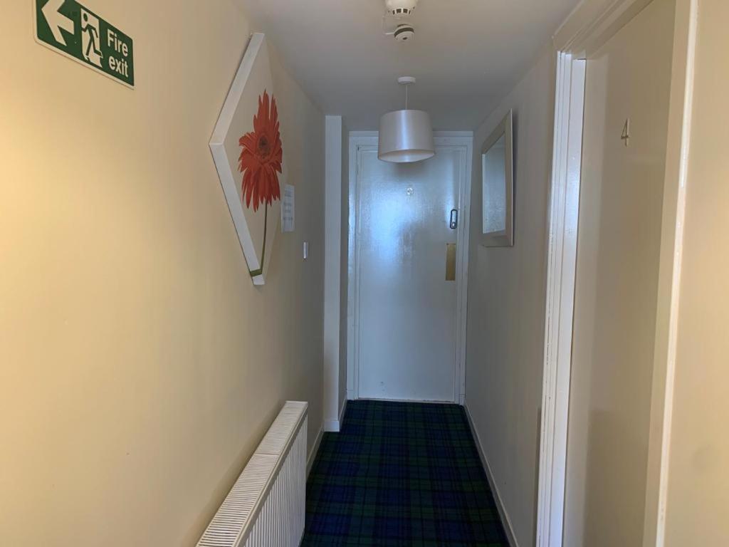 Budget Rooms Inverness Ngoại thất bức ảnh