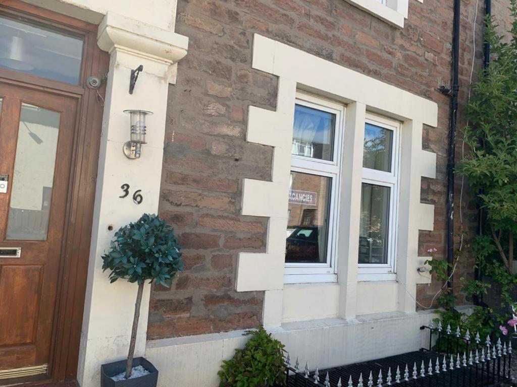 Budget Rooms Inverness Ngoại thất bức ảnh