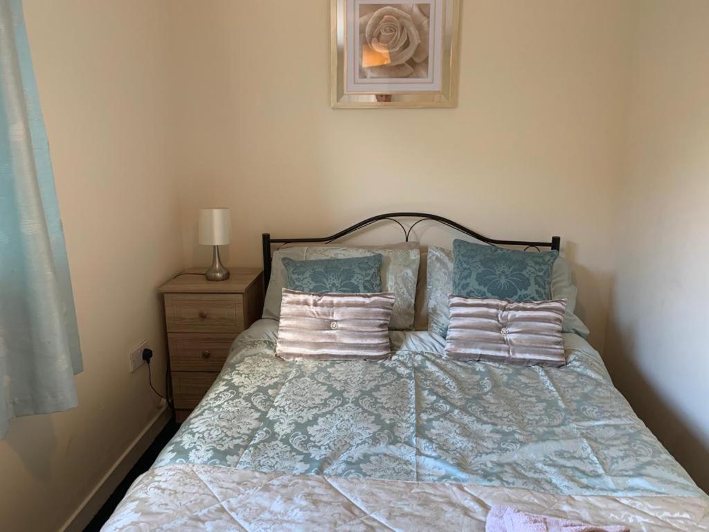Budget Rooms Inverness Ngoại thất bức ảnh