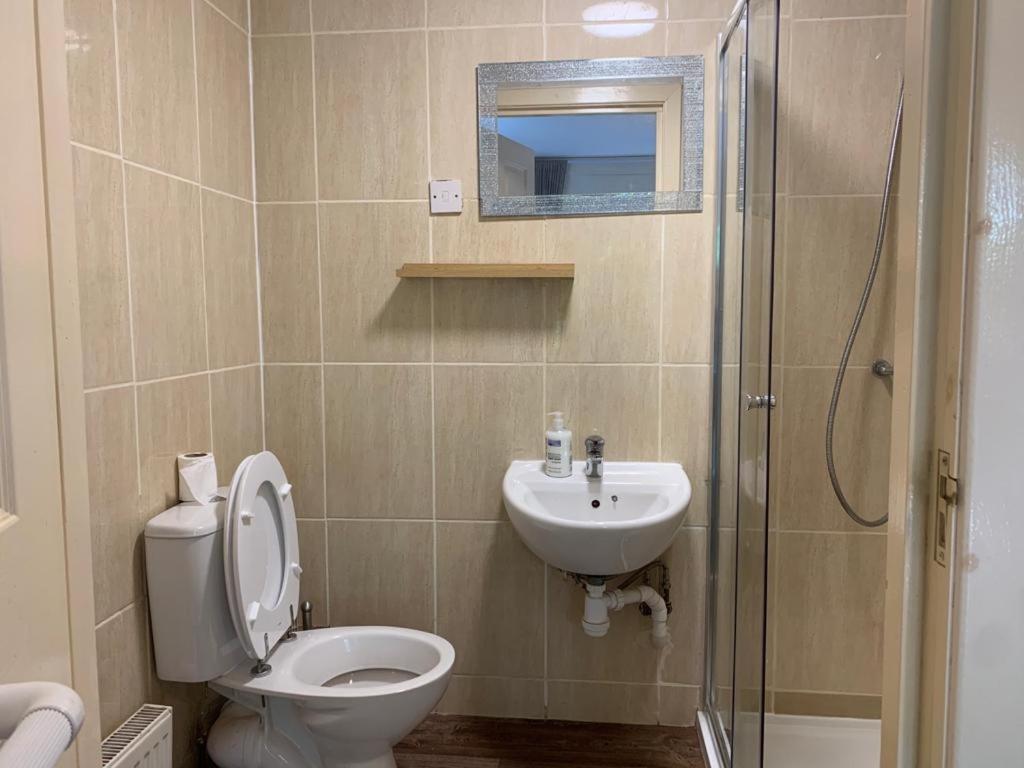 Budget Rooms Inverness Ngoại thất bức ảnh