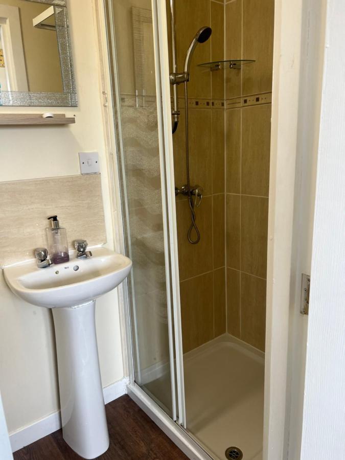 Budget Rooms Inverness Ngoại thất bức ảnh