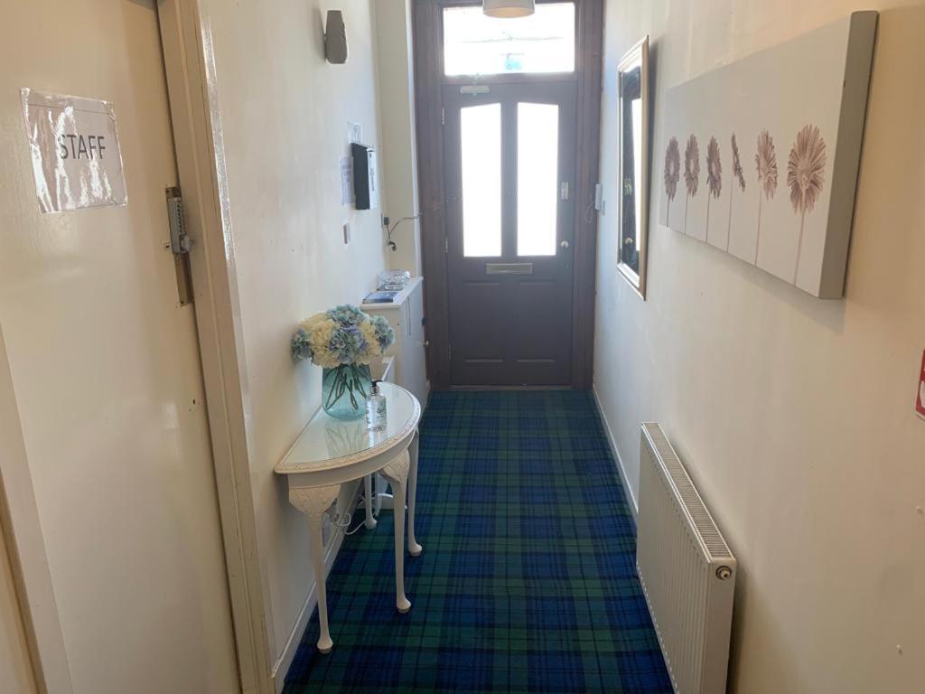 Budget Rooms Inverness Ngoại thất bức ảnh