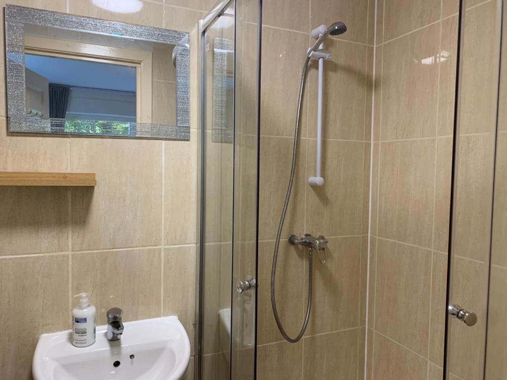 Budget Rooms Inverness Ngoại thất bức ảnh