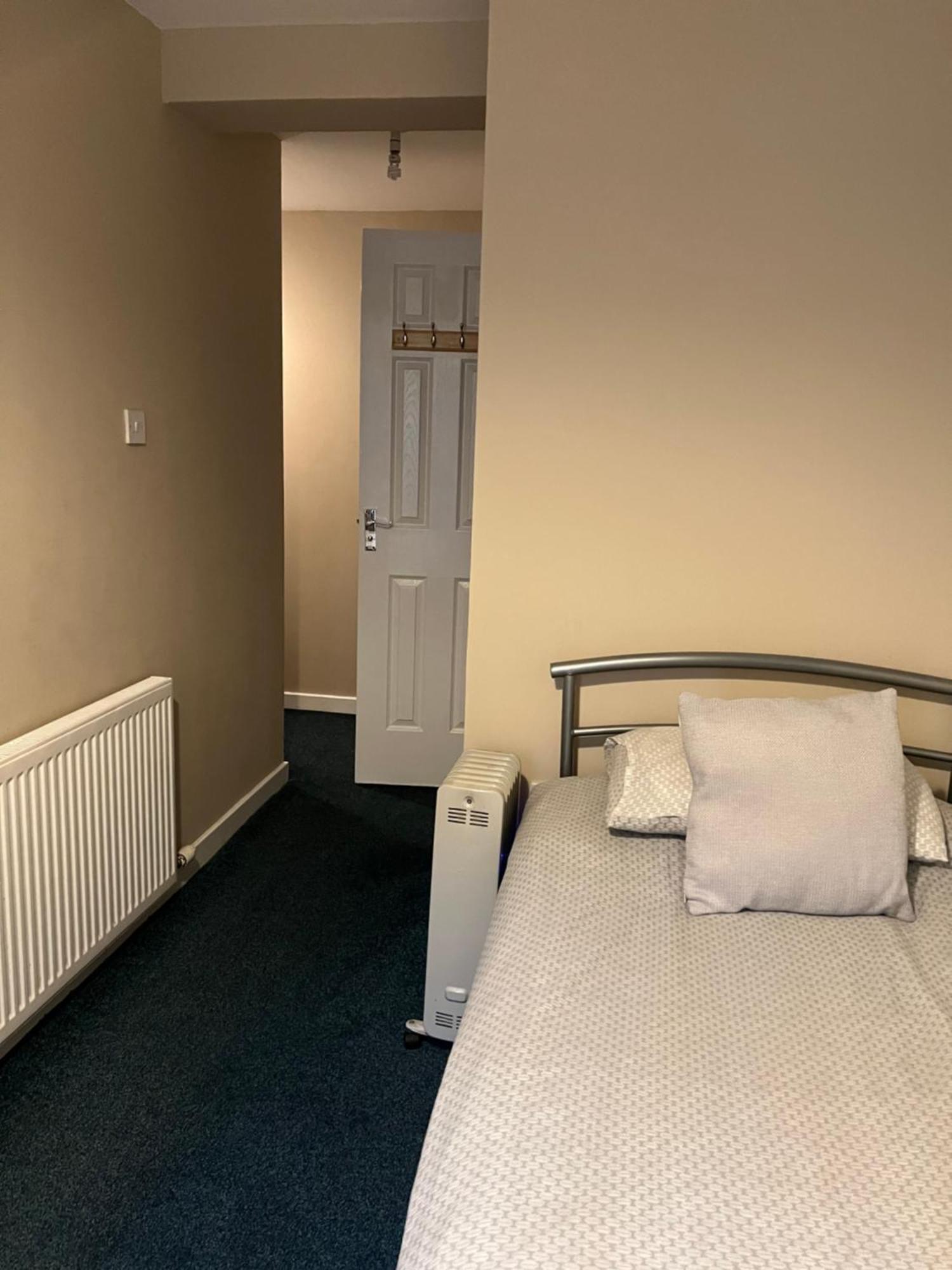 Budget Rooms Inverness Ngoại thất bức ảnh