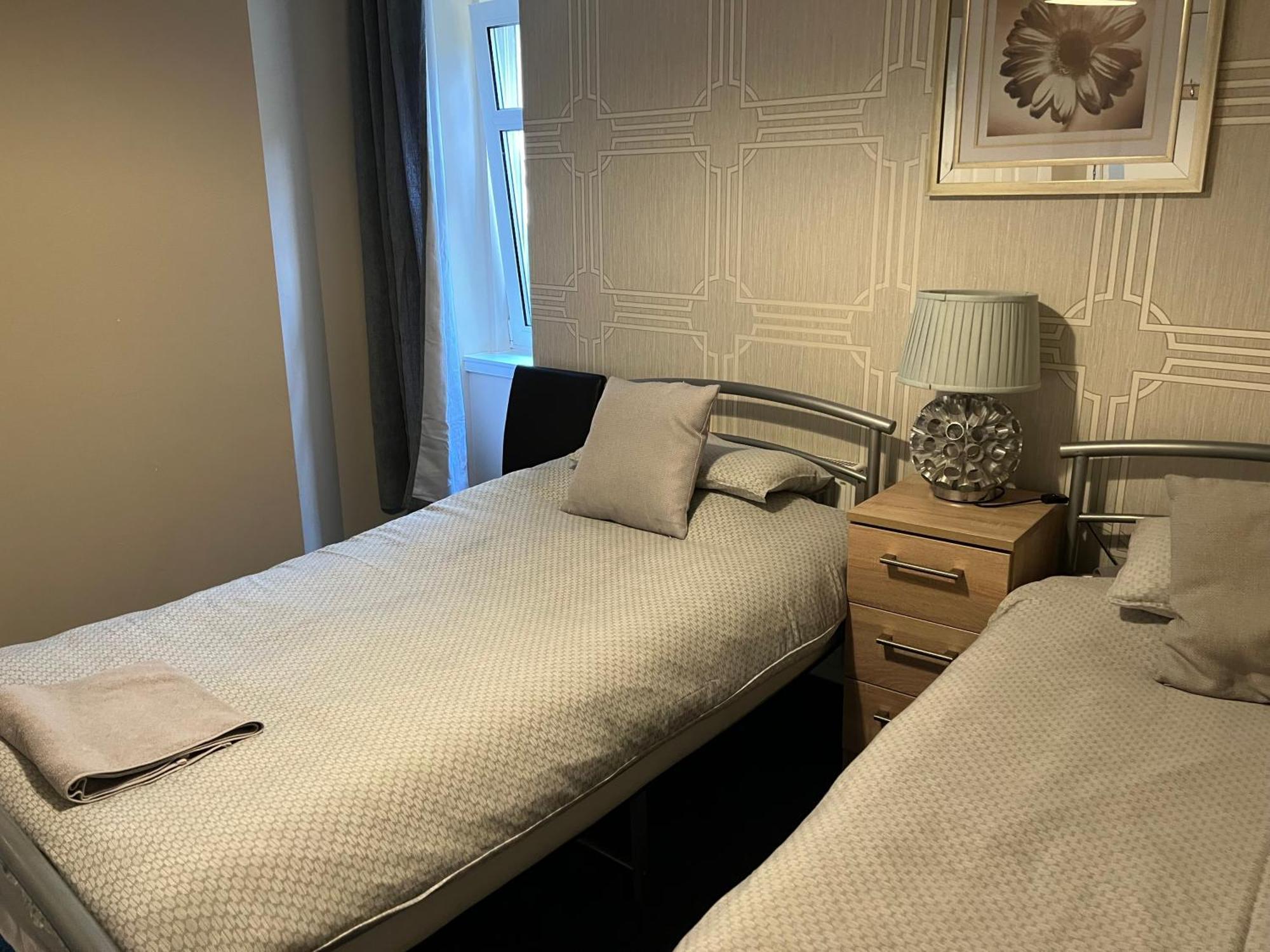 Budget Rooms Inverness Ngoại thất bức ảnh