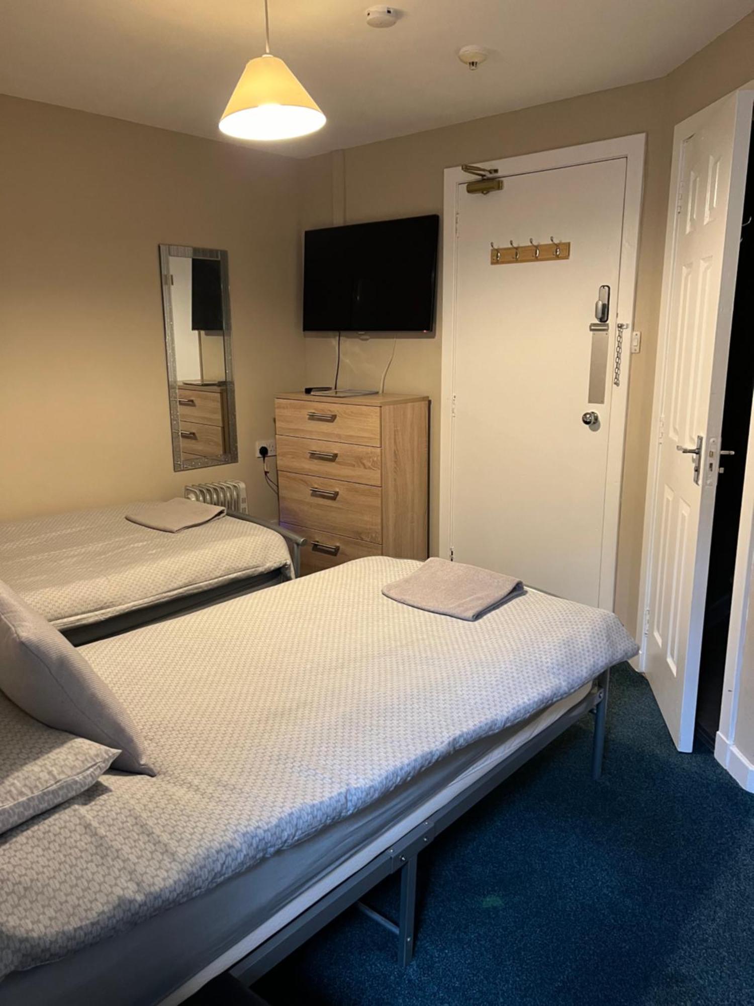 Budget Rooms Inverness Ngoại thất bức ảnh